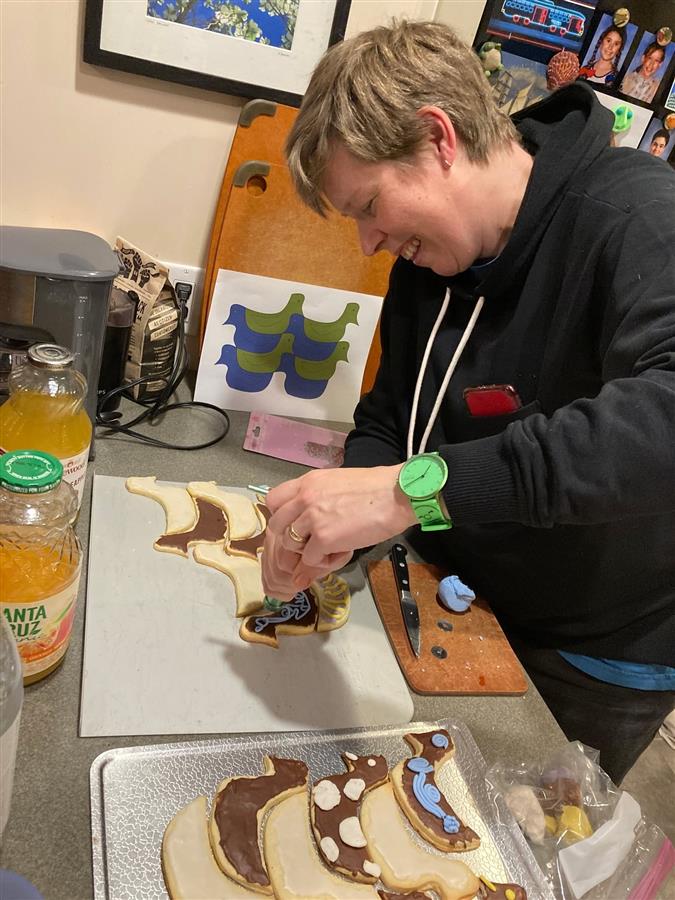 Decorating the duck cookies